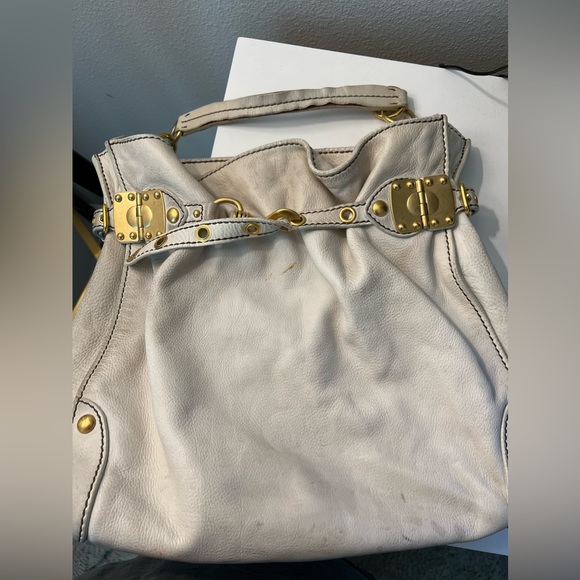 Miu Miu white leather with gold detailing bag - Picture 6 of 8